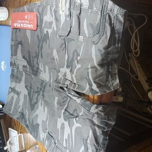 Mens camo cargo shorts brand new